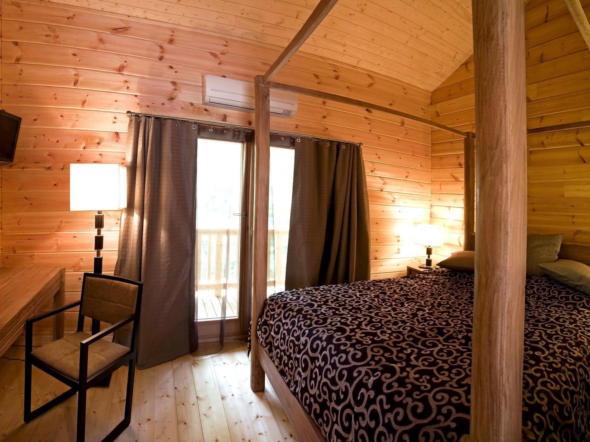 Les Grands Frenes Bed & Breakfast Plaine-de-Walsch Exterior photo